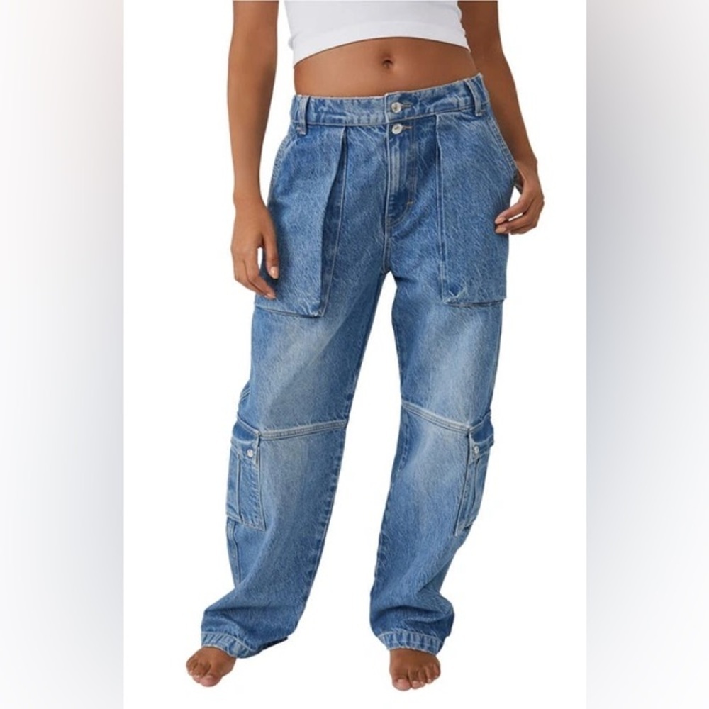 We The Free Women's Light Blue Boyfriend Cargo Jeans